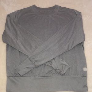 Vuori women’s long sleeve Daydream Crew. Size S. Light Heather Grey.